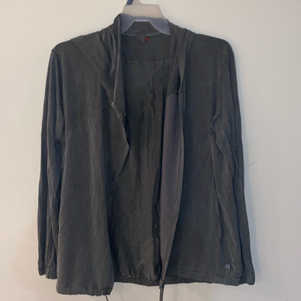 Lululemon top